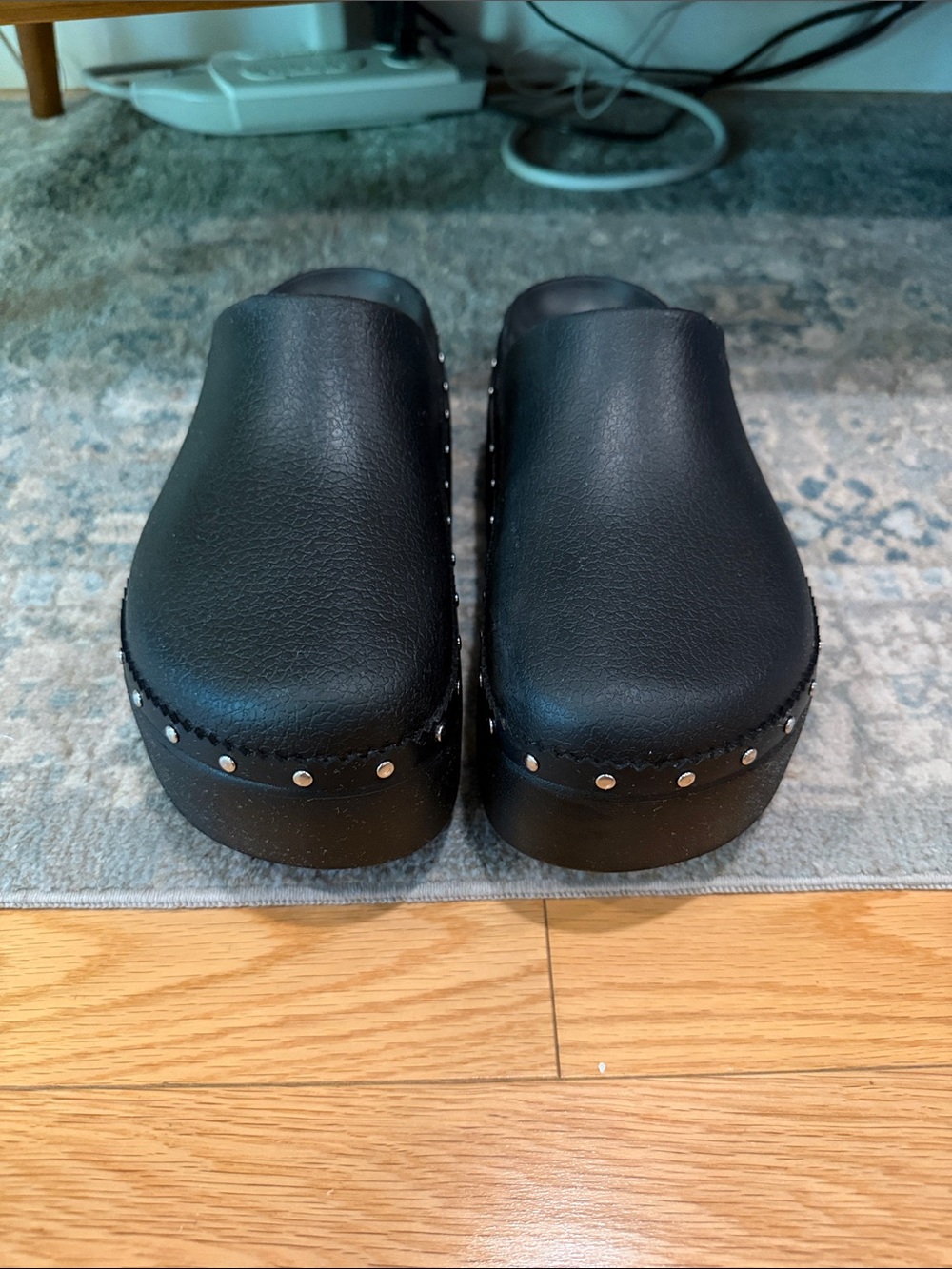 CROCS Studded Dylan Platform Clogs - Black/Silver - Women’s Size 9 - Picture 3 of 7